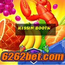 kissin booth