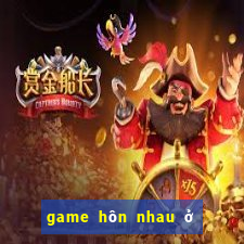 game hôn nhau ở bãi biển